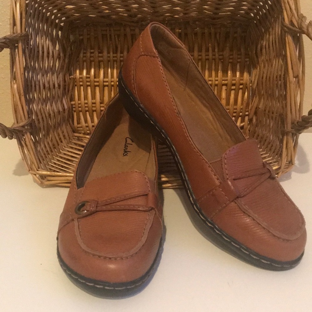 Women’s tan leather loafers. Size 7 - worn once